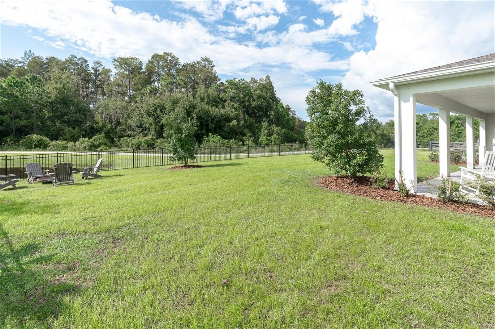 Large Fully Fenced Yard
