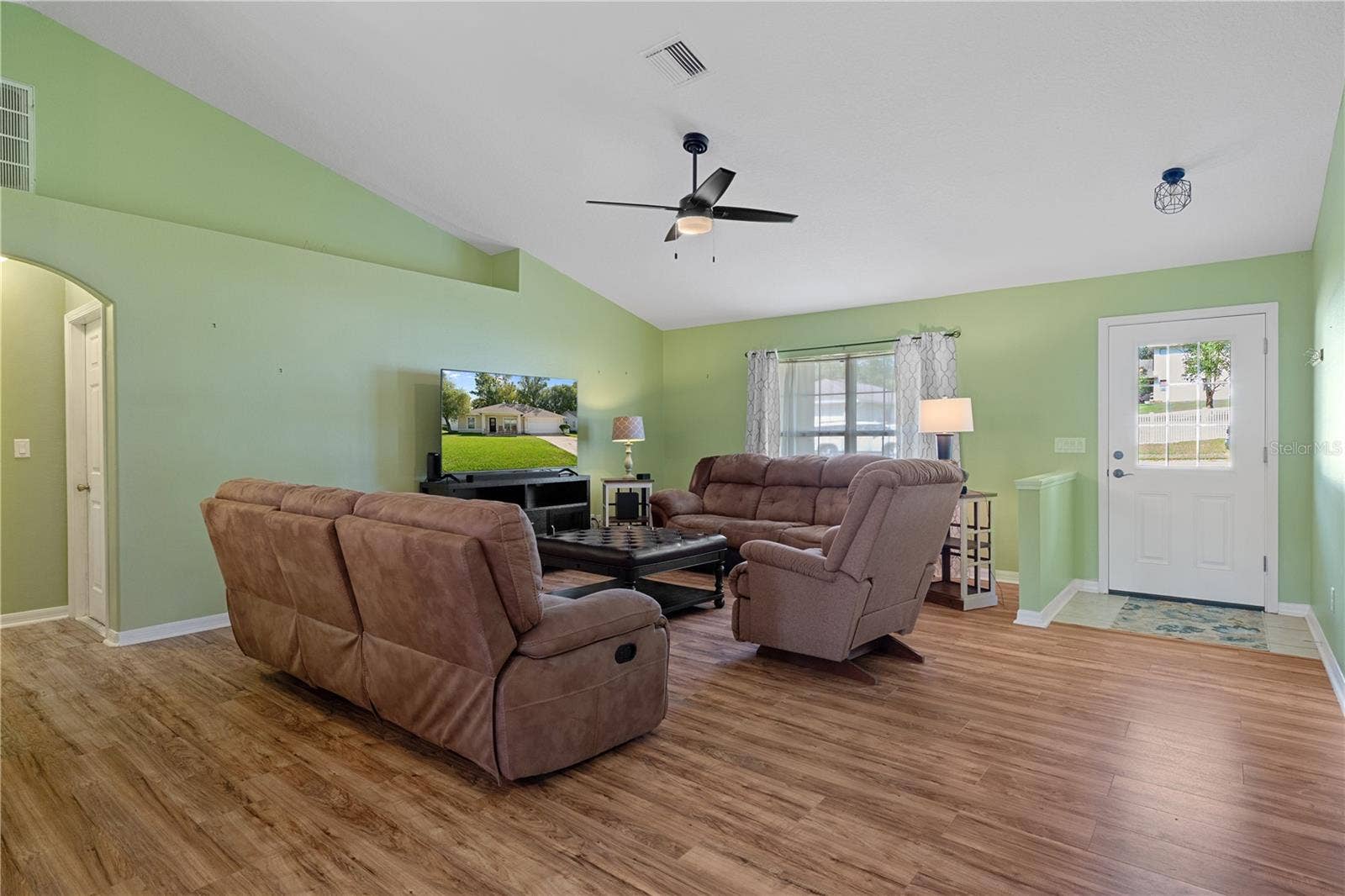 513 OAKHILL COURT, Brooksville, FL 34601 513 OAKHILL COURT, Brooksville, FL 34601