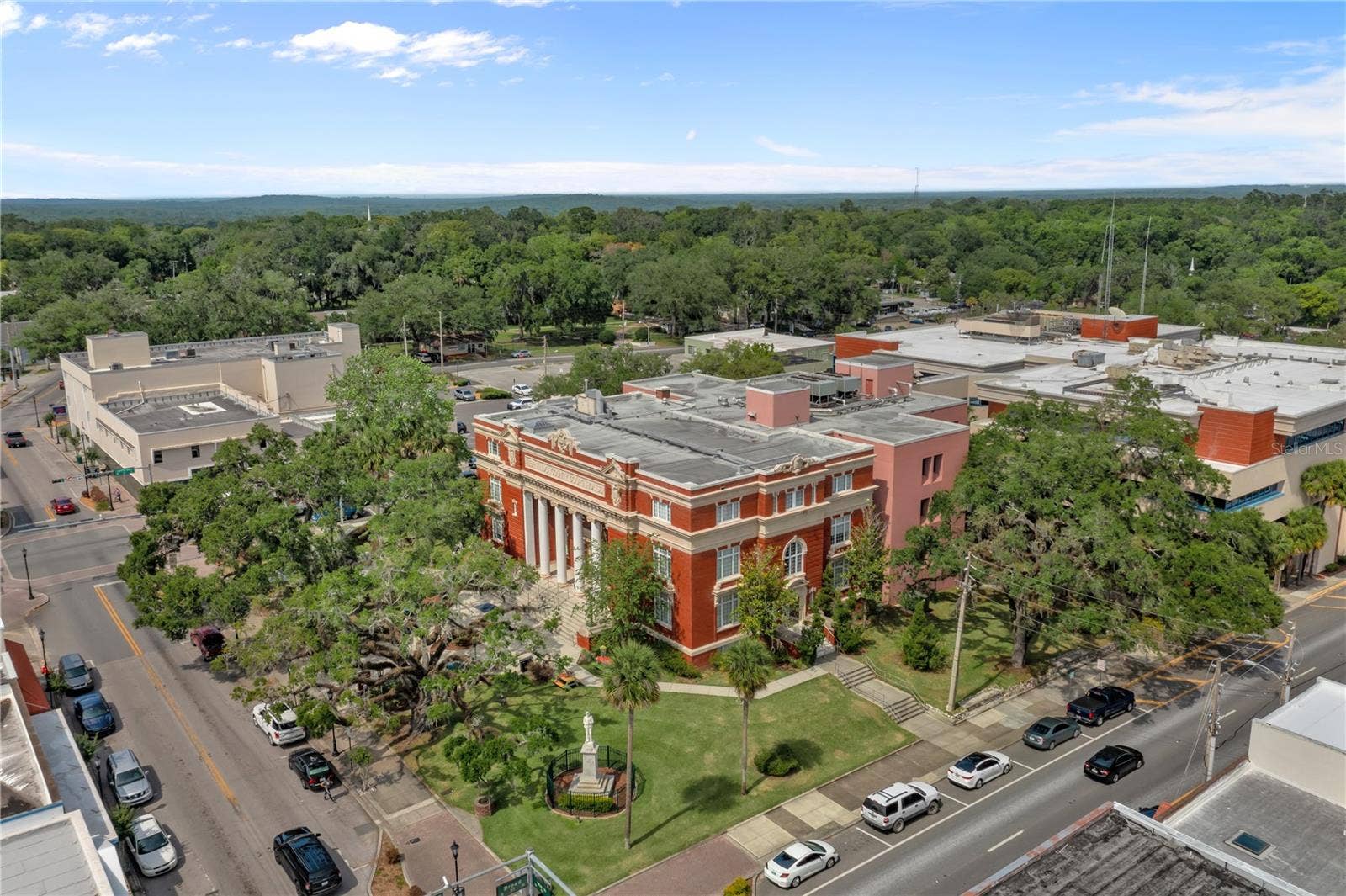 513 OAKHILL COURT, Brooksville, FL 34601 513 OAKHILL COURT, Brooksville, FL 34601