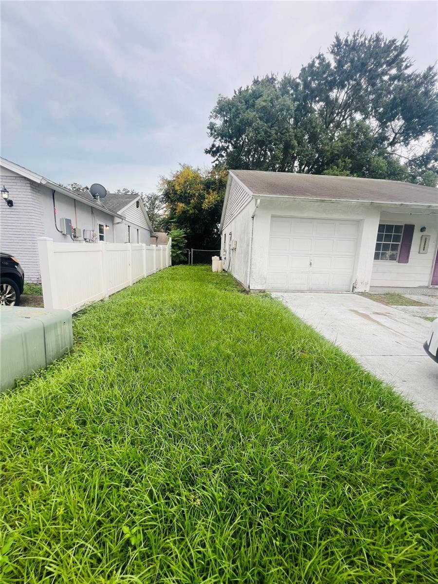 3131 CHALON STREET, New Port Richey, FL 34655 SIDE YARD