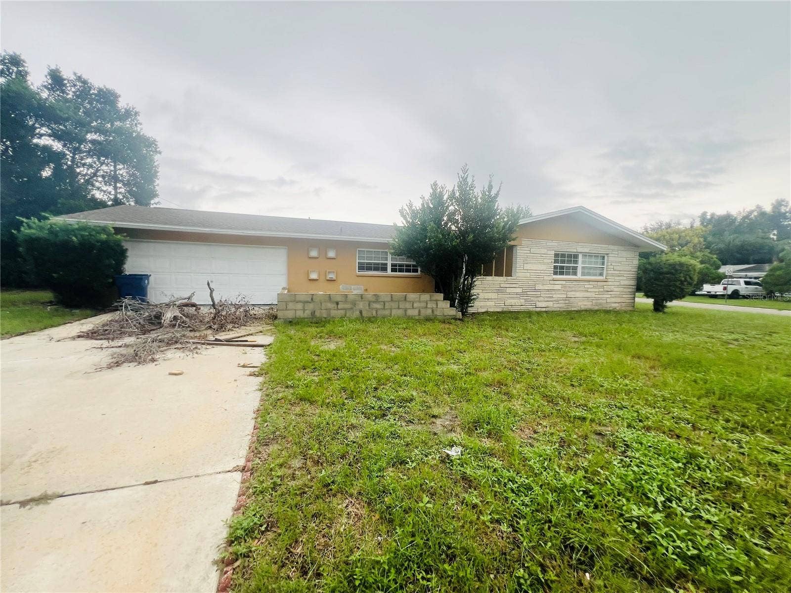7427 JASMINE BOULEVARD, Port Richey, FL 34668 FRONT OF HOME