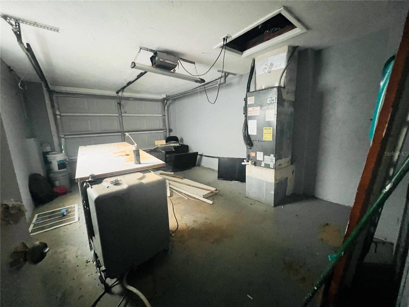 GARAGE