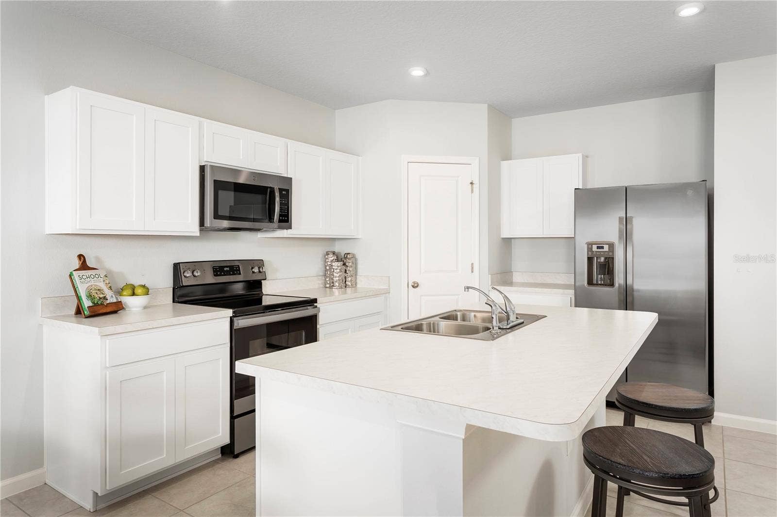 4214 CATTAIL MARSH DRIVE, Lakeland, FL 33811 4214 CATTAIL MARSH DRIVE, Lakeland, FL 33811