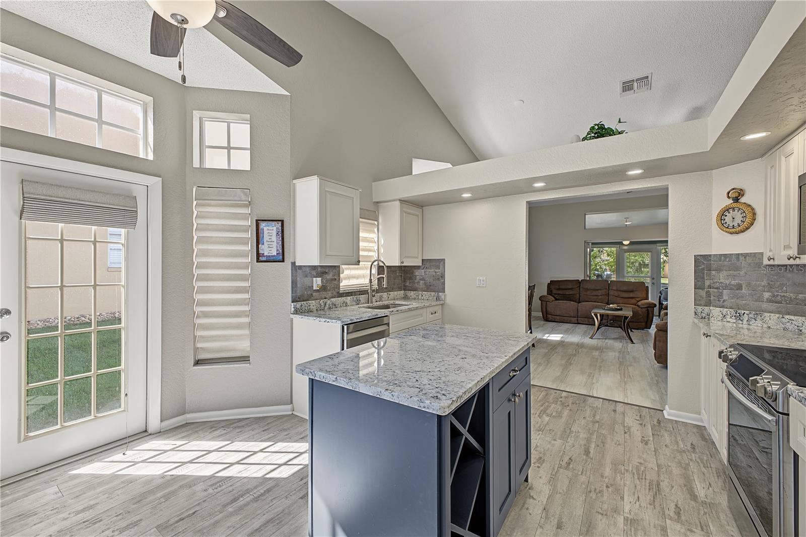 9475 MISSISSIPPI RUN, Weeki Wachee, FL 34613 9475 MISSISSIPPI RUN, Weeki Wachee, FL 34613
