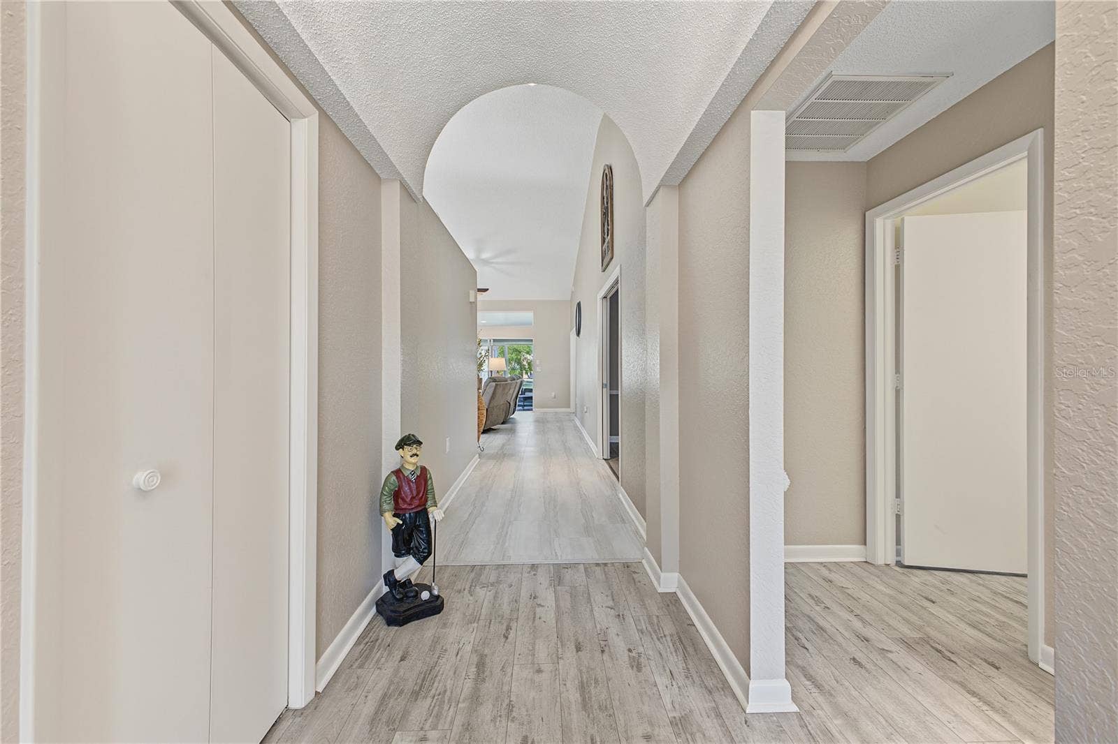 9475 MISSISSIPPI RUN, Weeki Wachee, FL 34613 9475 MISSISSIPPI RUN, Weeki Wachee, FL 34613