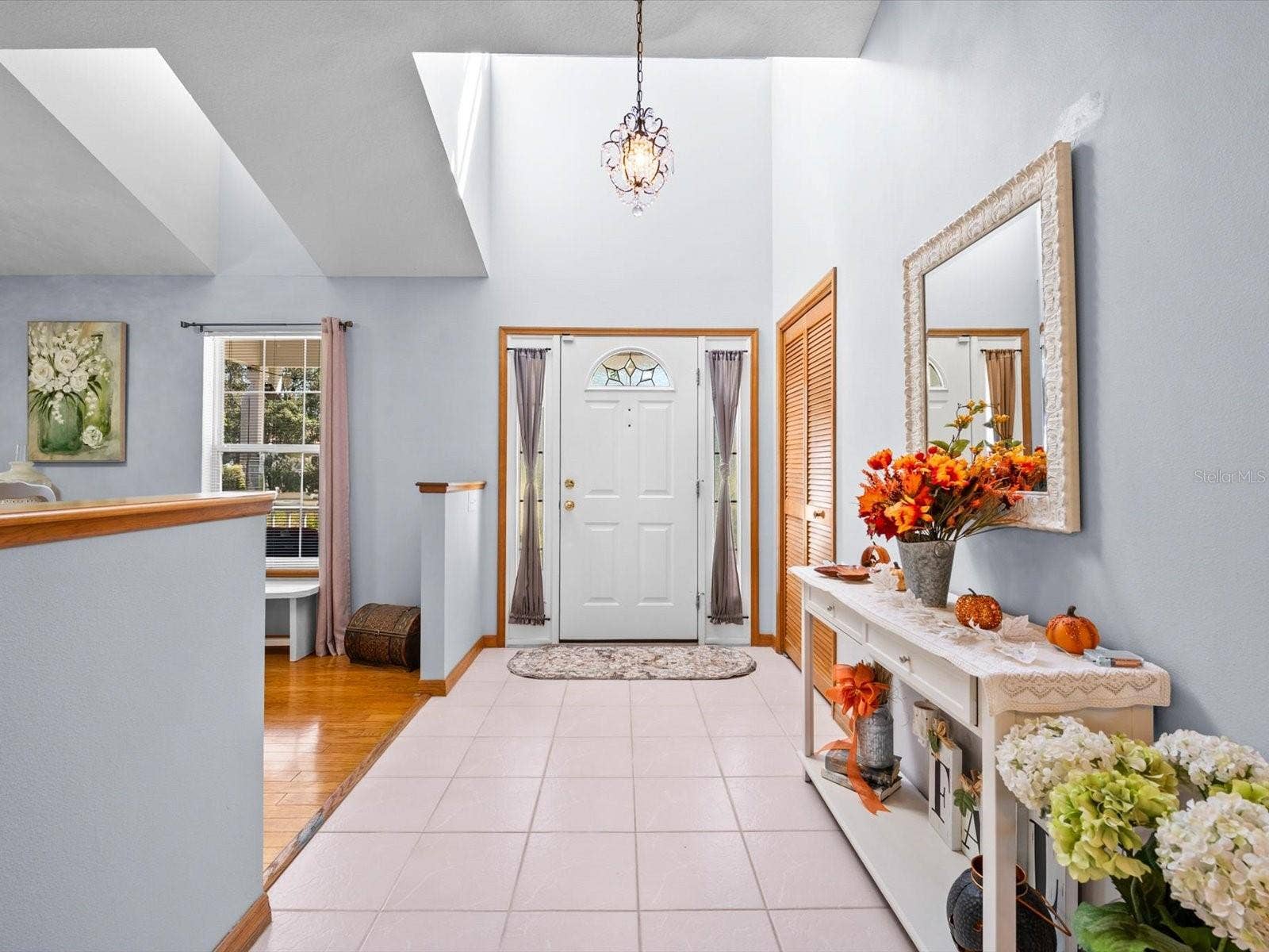 9073 MADRID ROAD, Weeki Wachee, FL 34613 foyer