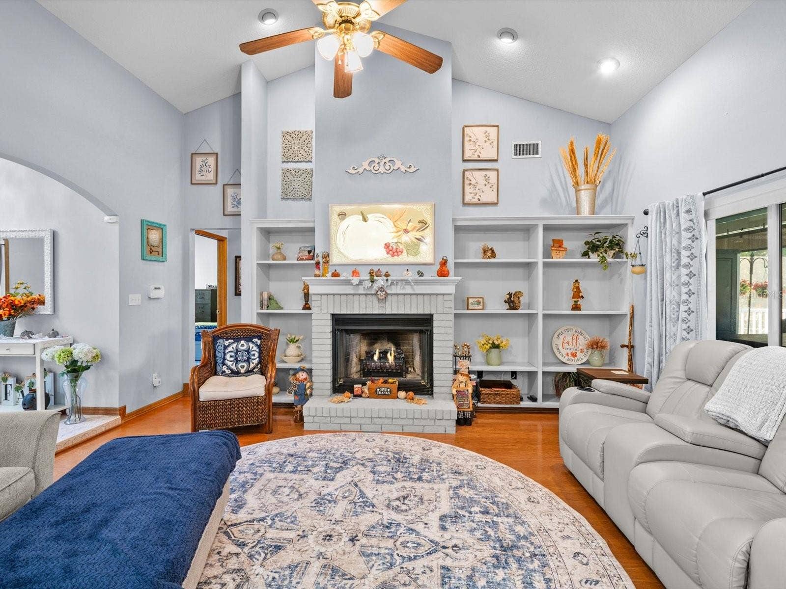 9073 MADRID ROAD, Weeki Wachee, FL 34613 living room