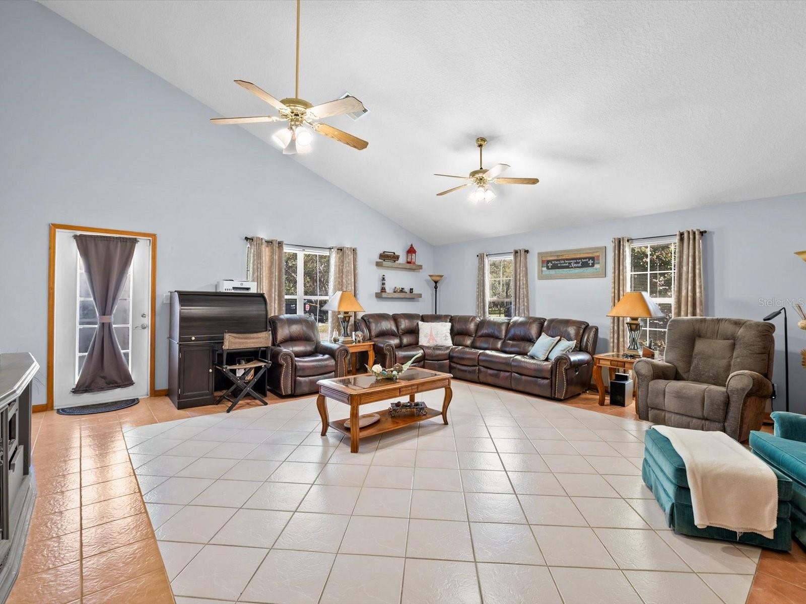 9073 MADRID ROAD, Weeki Wachee, FL 34613 family room