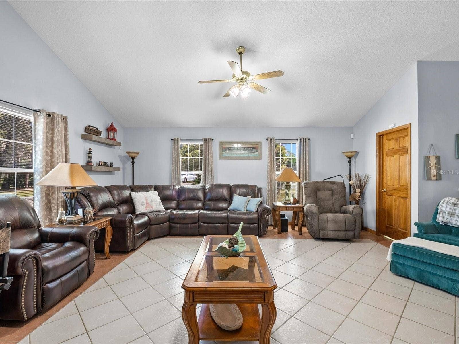 9073 MADRID ROAD, Weeki Wachee, FL 34613 family room