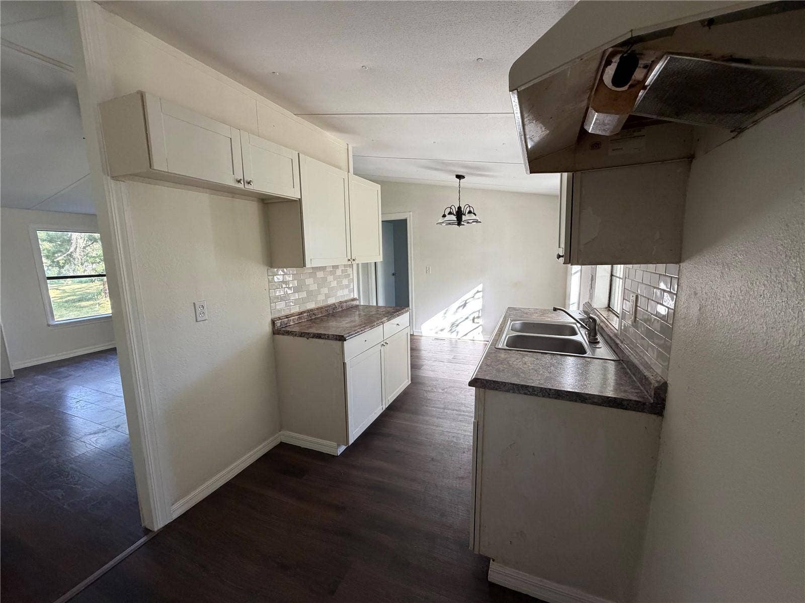 9038 PARRISH AVENUE, Brooksville, FL 34601