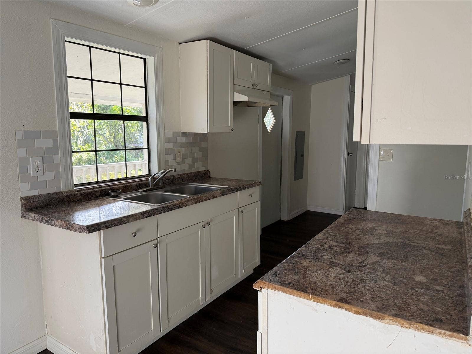 9038 PARRISH AVENUE, Brooksville, FL 34601