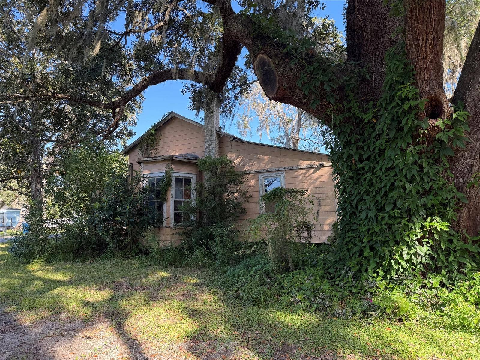 9038 PARRISH AVENUE, Brooksville, FL 34601