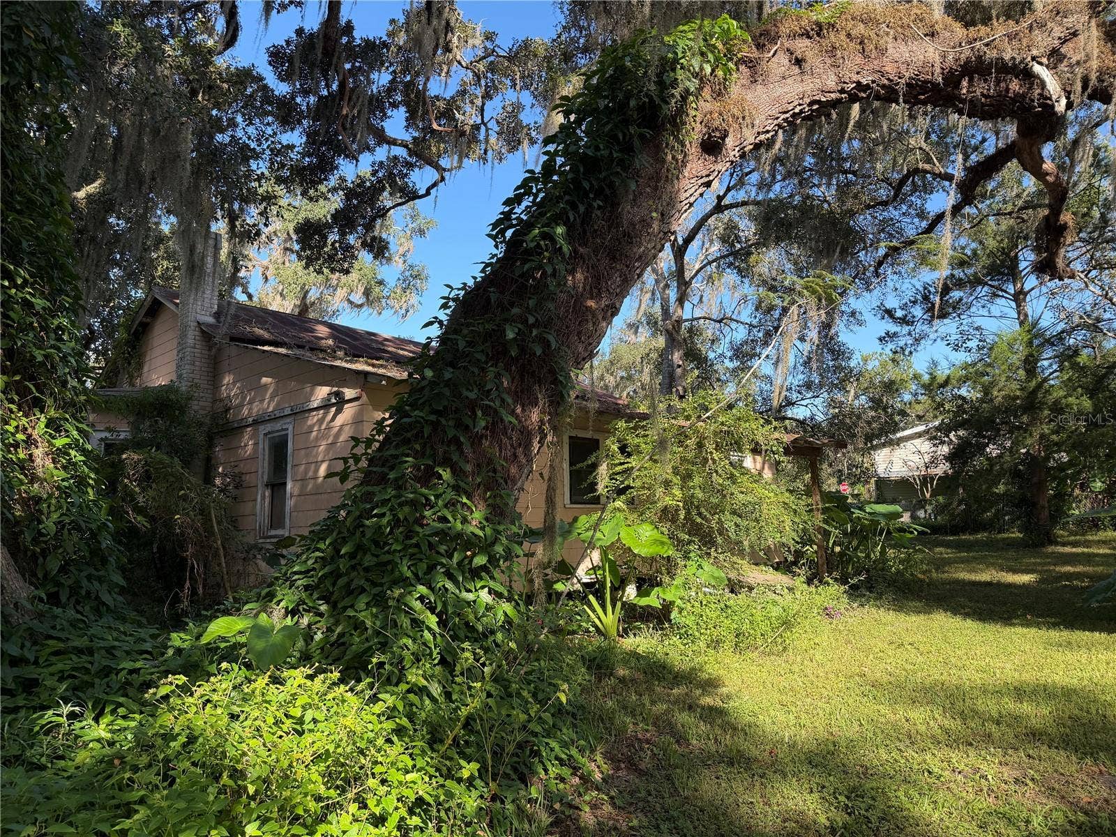 9038 PARRISH AVENUE, Brooksville, FL 34601