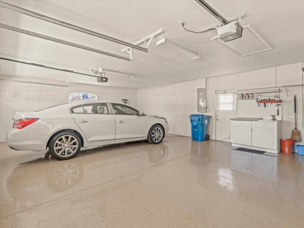 9216 TARLETON CIRCLE, Weeki Wachee, FL 34613 9216 TARLETON CIRCLE, Weeki Wachee, FL 34613
