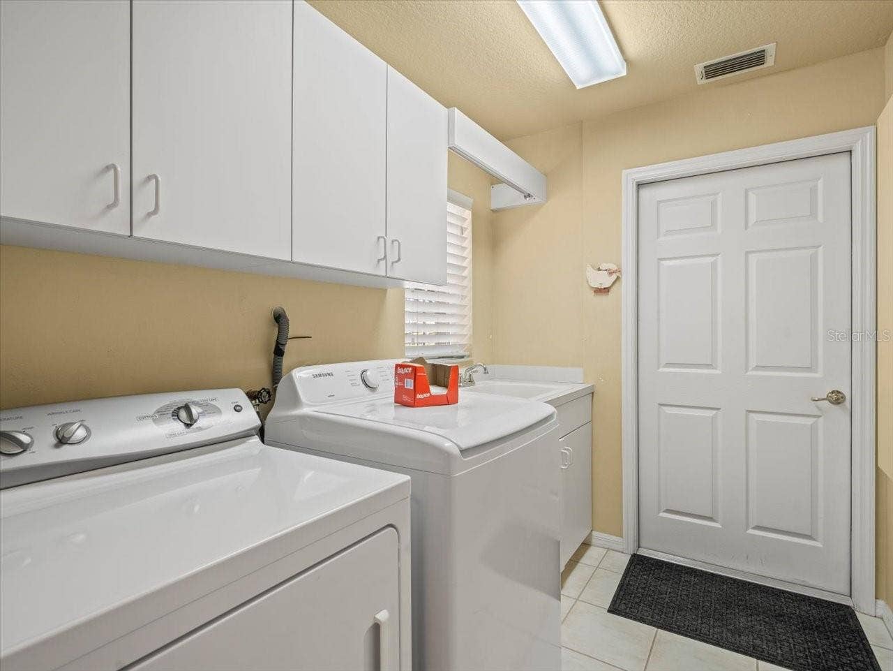 9216 TARLETON CIRCLE, Weeki Wachee, FL 34613 9216 TARLETON CIRCLE, Weeki Wachee, FL 34613