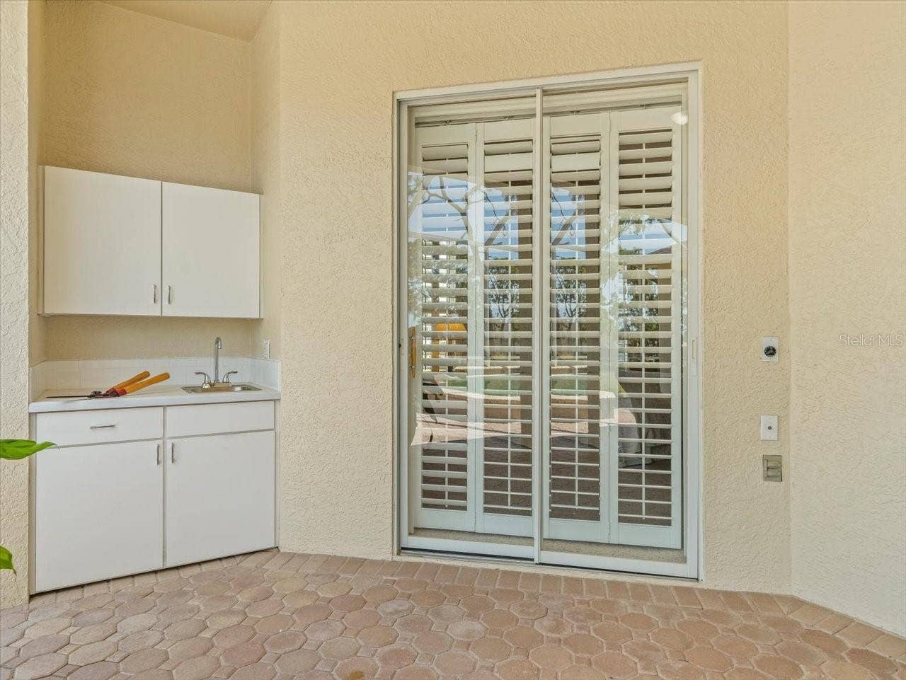 9216 TARLETON CIRCLE, Weeki Wachee, FL 34613 9216 TARLETON CIRCLE, Weeki Wachee, FL 34613