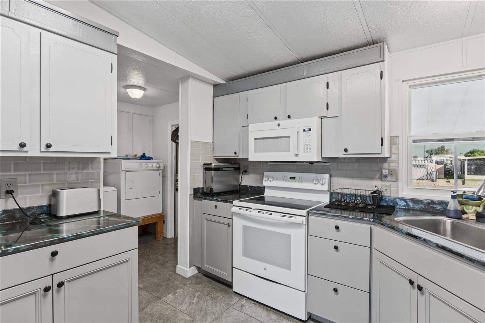 6805 HERON LANE, Hudson, FL 34667 6805 HERON LANE, Hudson, FL 34667