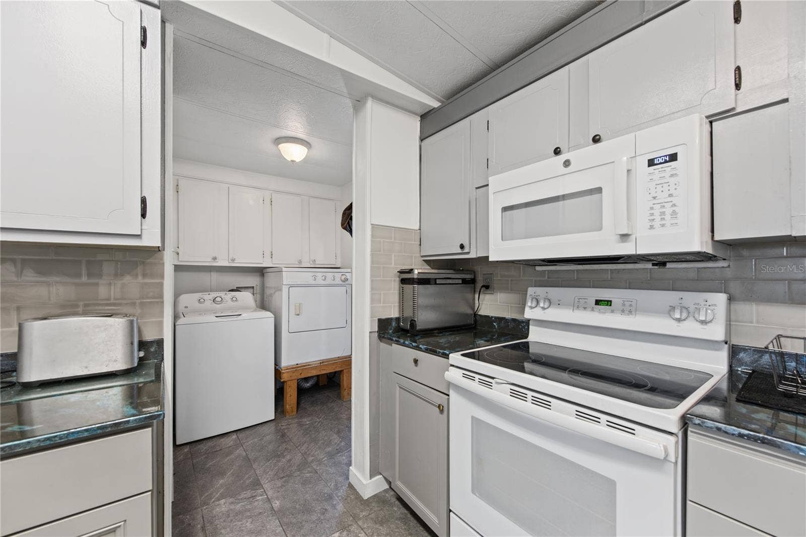 6805 HERON LANE, Hudson, FL 34667 6805 HERON LANE, Hudson, FL 34667