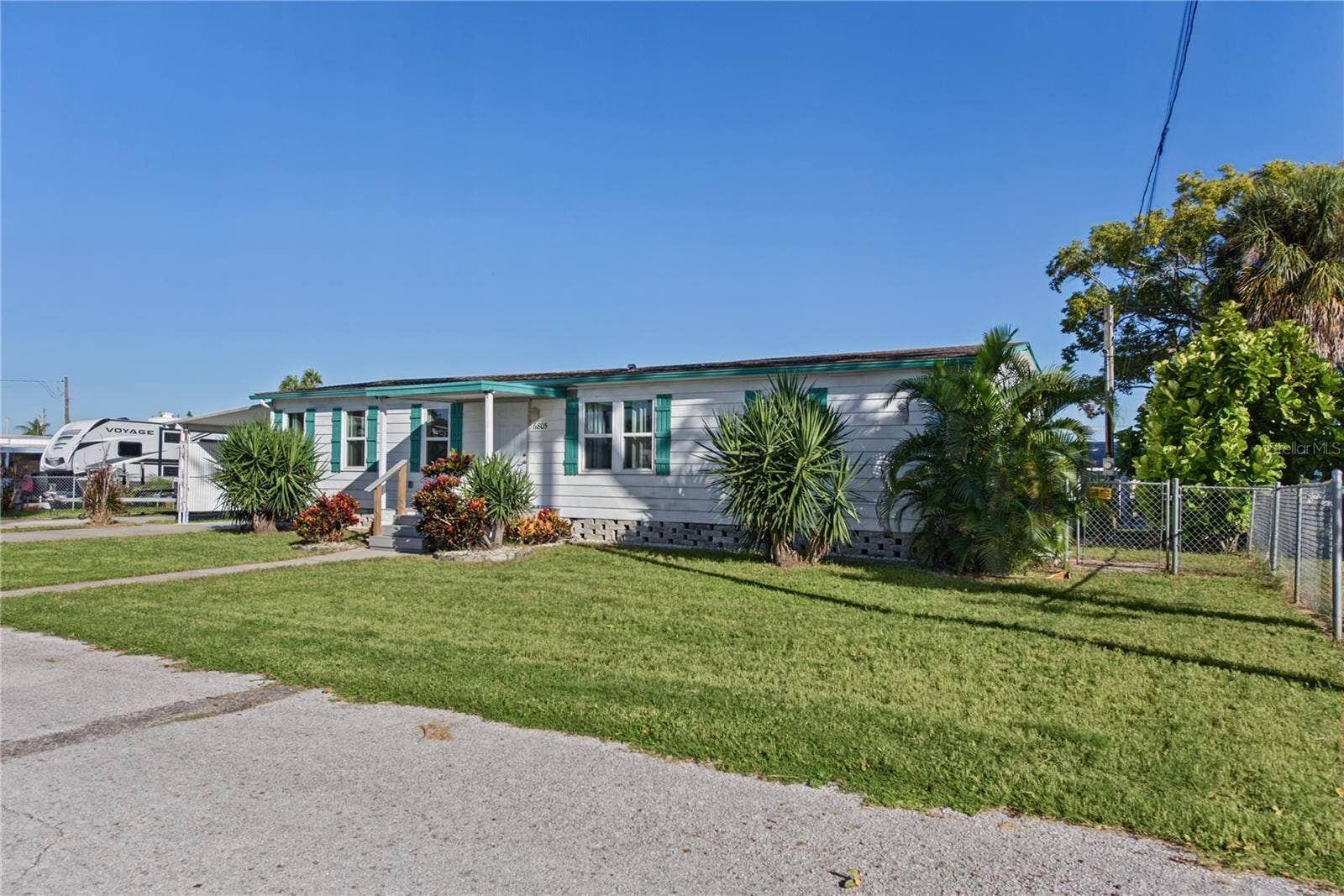 6805 HERON LANE, Hudson, FL 34667 6805 HERON LANE, Hudson, FL 34667