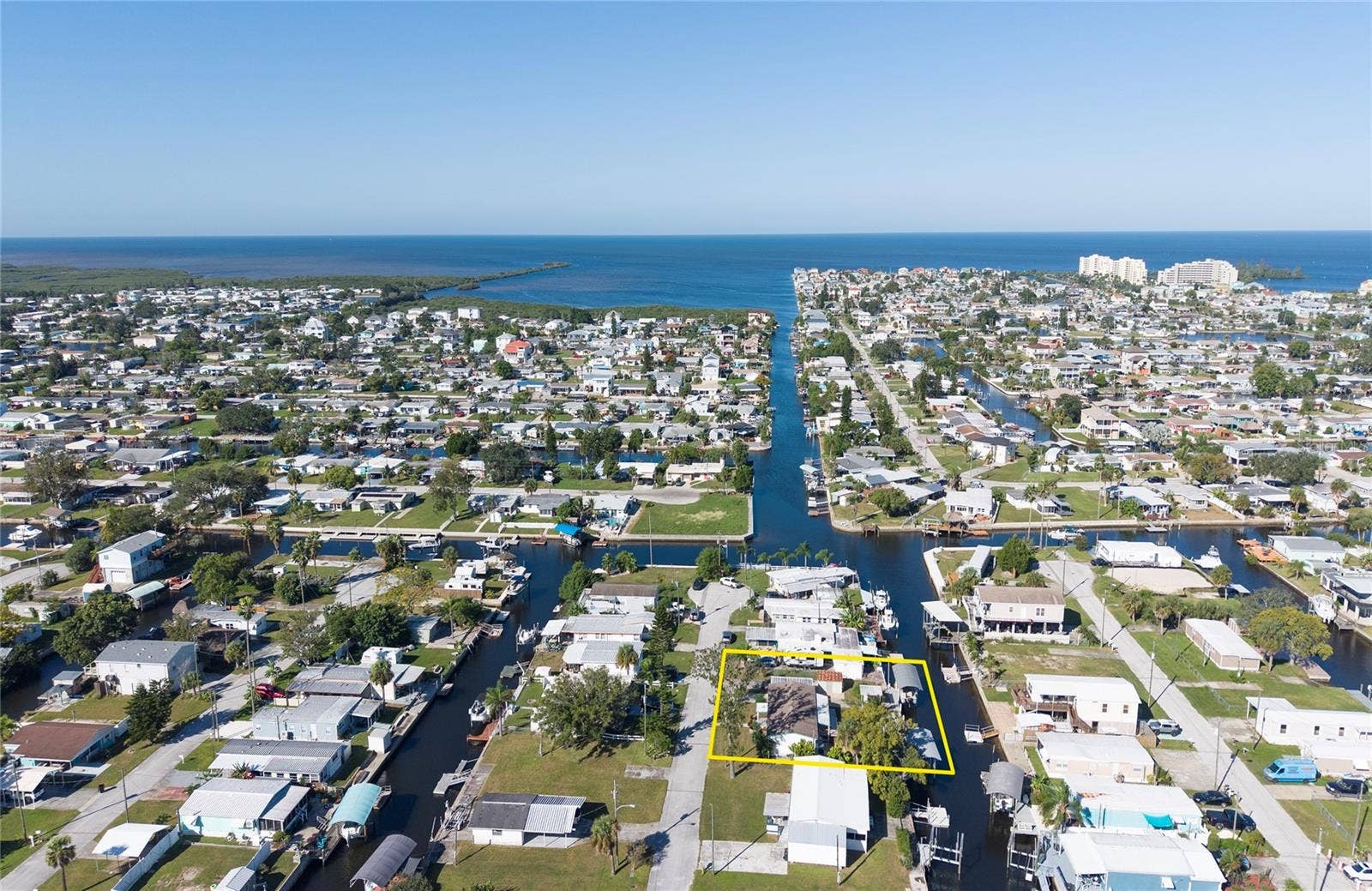 6805 HERON LANE, Hudson, FL 34667 6805 HERON LANE, Hudson, FL 34667