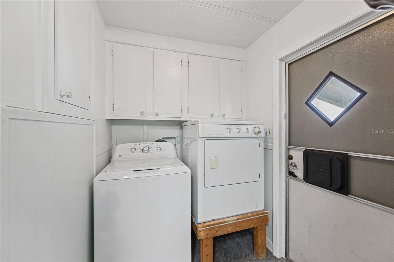 6805 HERON LANE, Hudson, FL 34667 6805 HERON LANE, Hudson, FL 34667