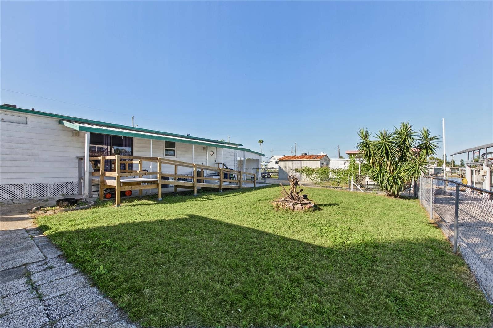 6805 HERON LANE, Hudson, FL 34667 6805 HERON LANE, Hudson, FL 34667