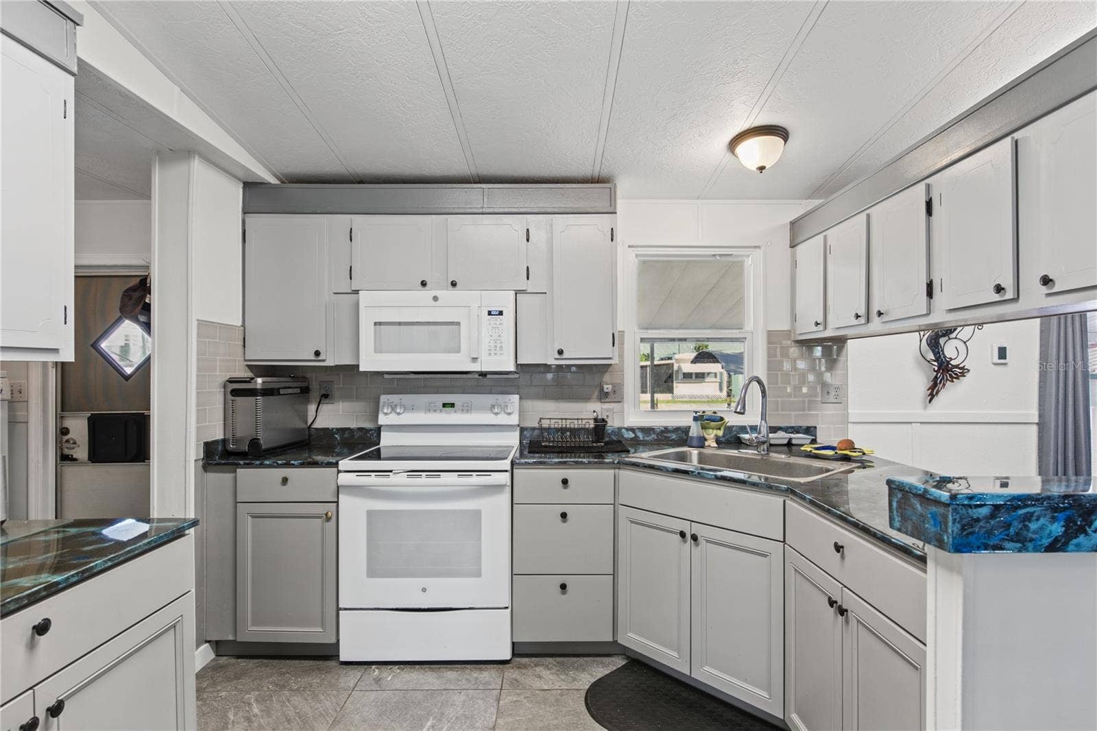 6805 HERON LANE, Hudson, FL 34667 6805 HERON LANE, Hudson, FL 34667