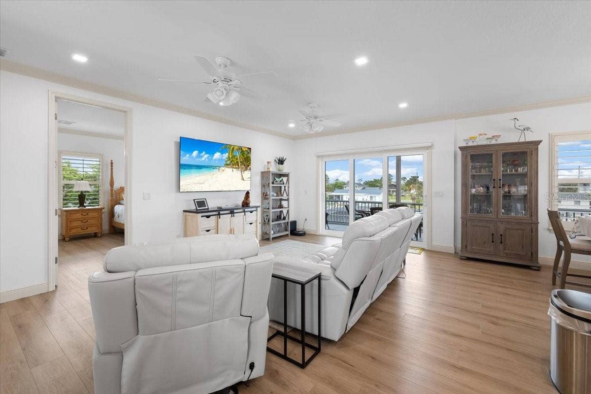 4530 KINGSTON DRIVE, Hernando Beach, FL 34607 4530 KINGSTON DRIVE, Hernando Beach, FL 34607