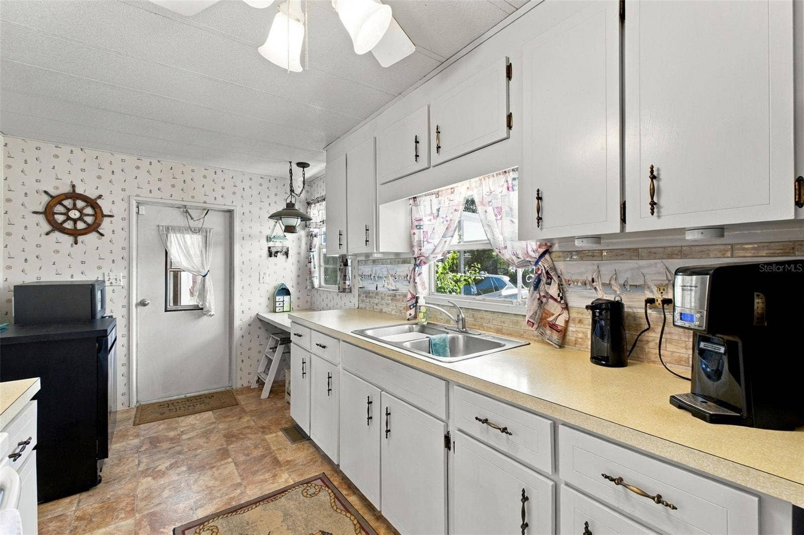 6439 THERESA AVENUE, Weeki Wachee, FL 34607 6439 THERESA AVENUE, Weeki Wachee, FL 34607