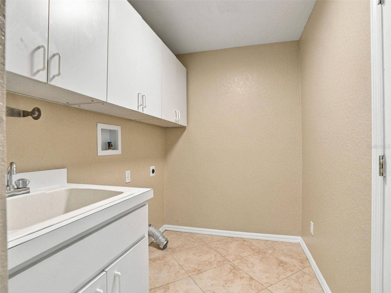 8175 WINDING OAK LANE, Spring Hill, FL 34606 8175 WINDING OAK LANE, Spring Hill, FL 34606