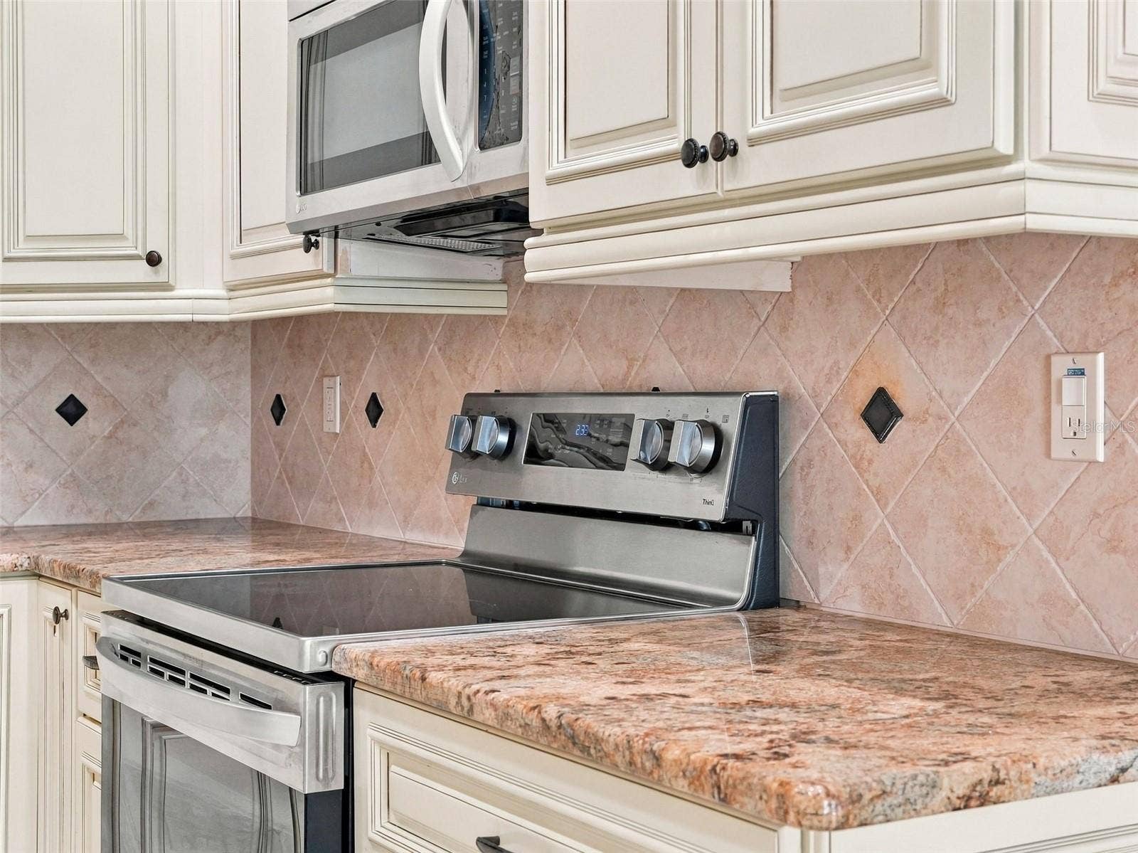 8175 WINDING OAK LANE, Spring Hill, FL 34606 8175 WINDING OAK LANE, Spring Hill, FL 34606