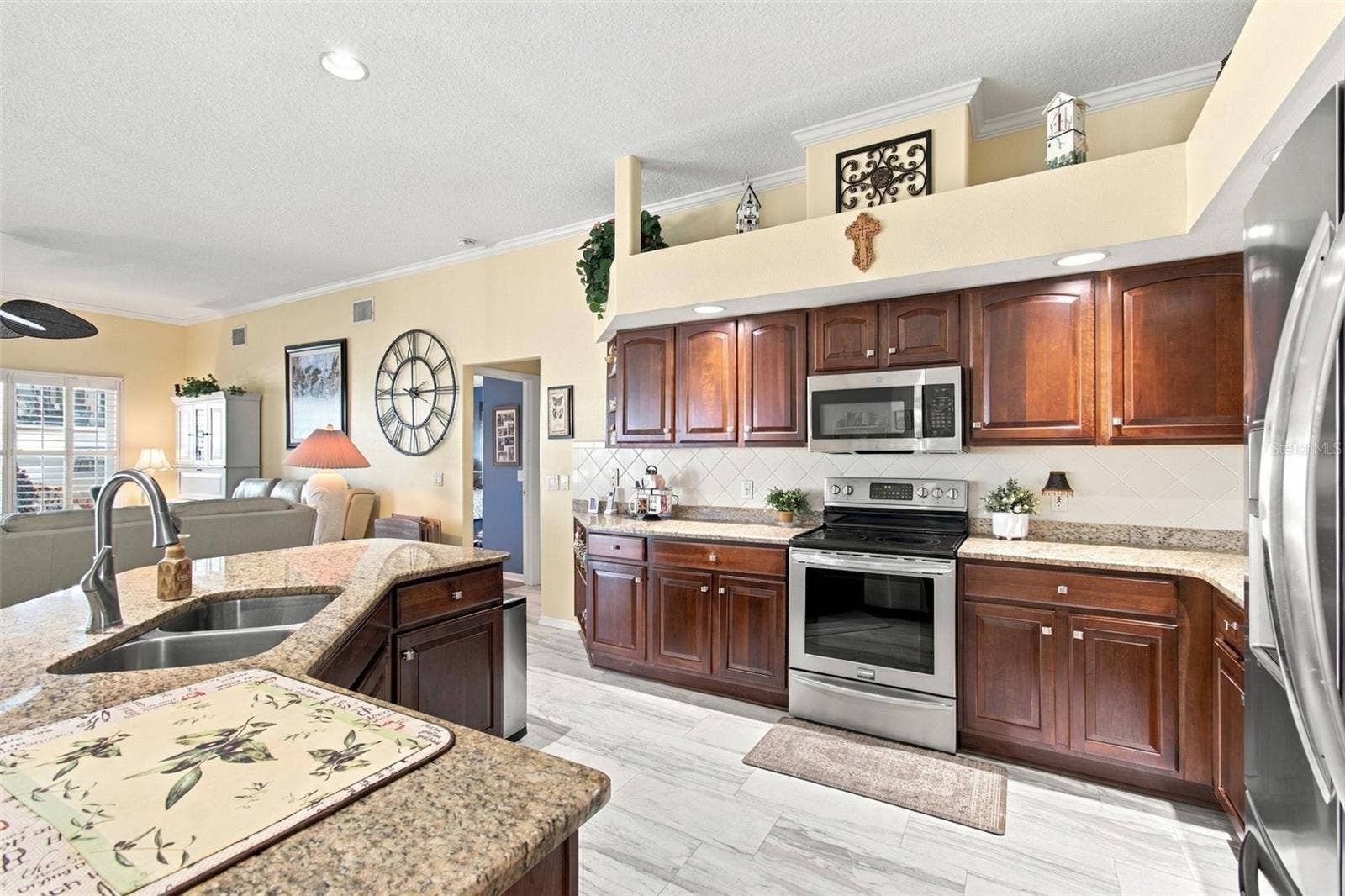 18842 FAIRWAY GREEN DRIVE, Hudson, FL 34667 18842 FAIRWAY GREEN DRIVE, Hudson, FL 34667