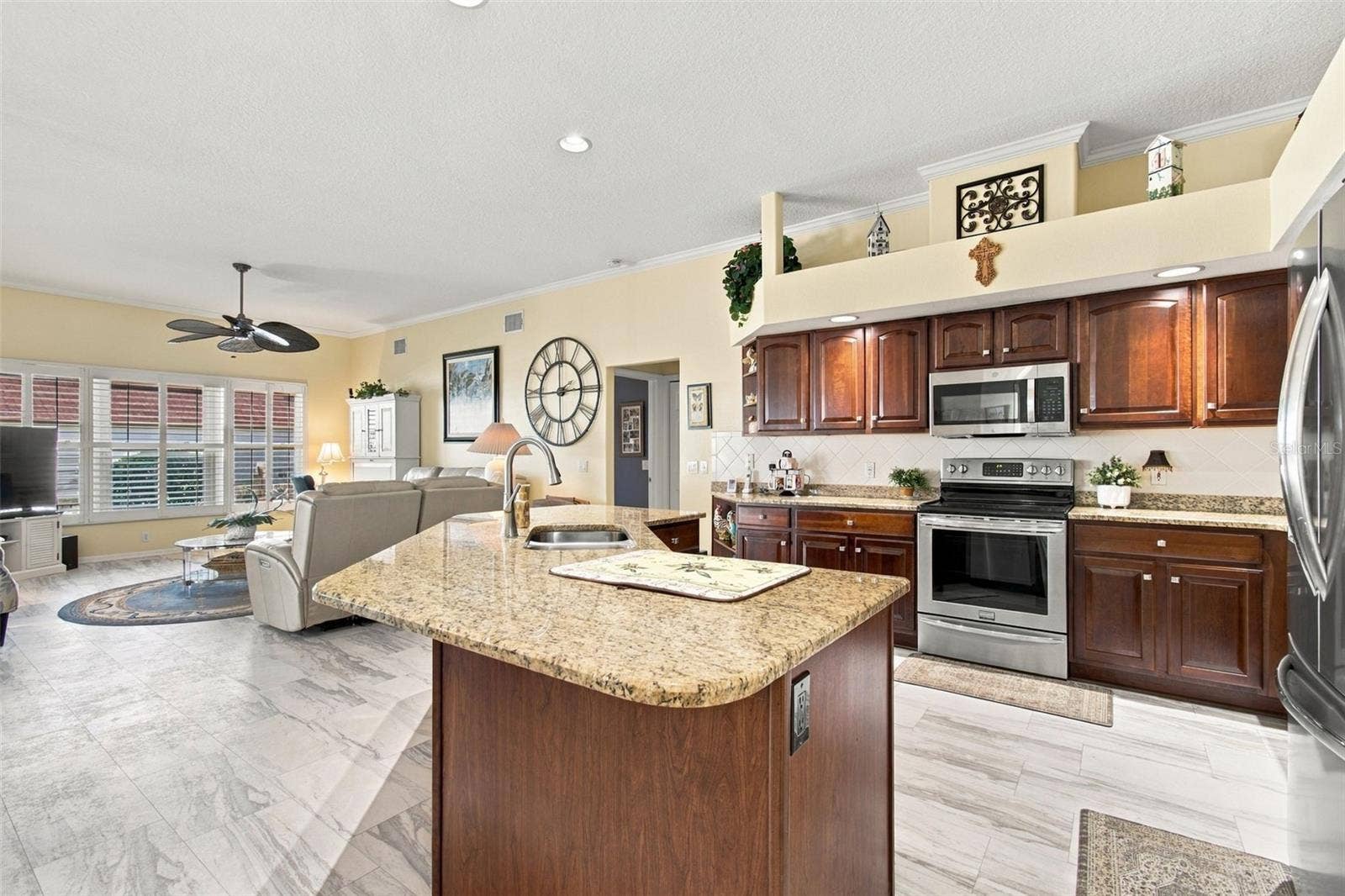 18842 FAIRWAY GREEN DRIVE, Hudson, FL 34667 18842 FAIRWAY GREEN DRIVE, Hudson, FL 34667