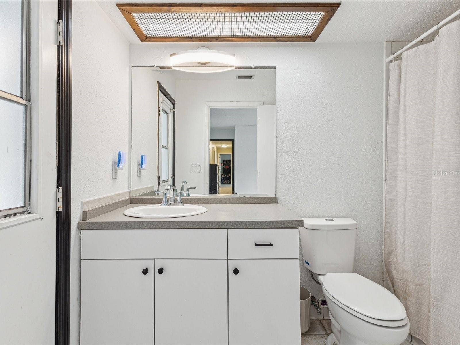 1222 HUNTINGTON AVENUE, Spring Hill, FL 34609 Bedroom 2 ensuite with pool access