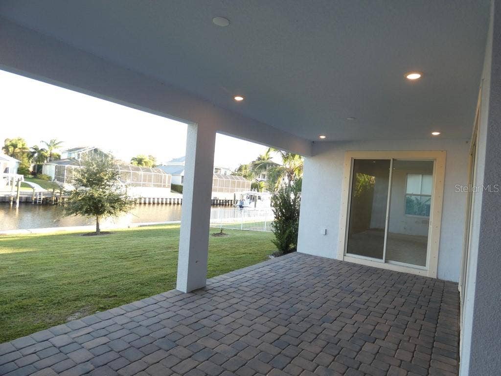 958 SIGNET DRIVE, Apollo Beach, FL 33572 958 SIGNET DRIVE, Apollo Beach, FL 33572