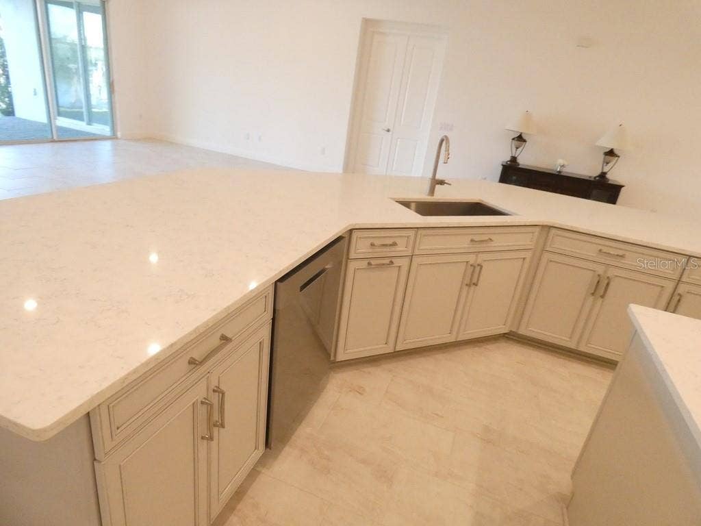 958 SIGNET DRIVE, Apollo Beach, FL 33572 958 SIGNET DRIVE, Apollo Beach, FL 33572