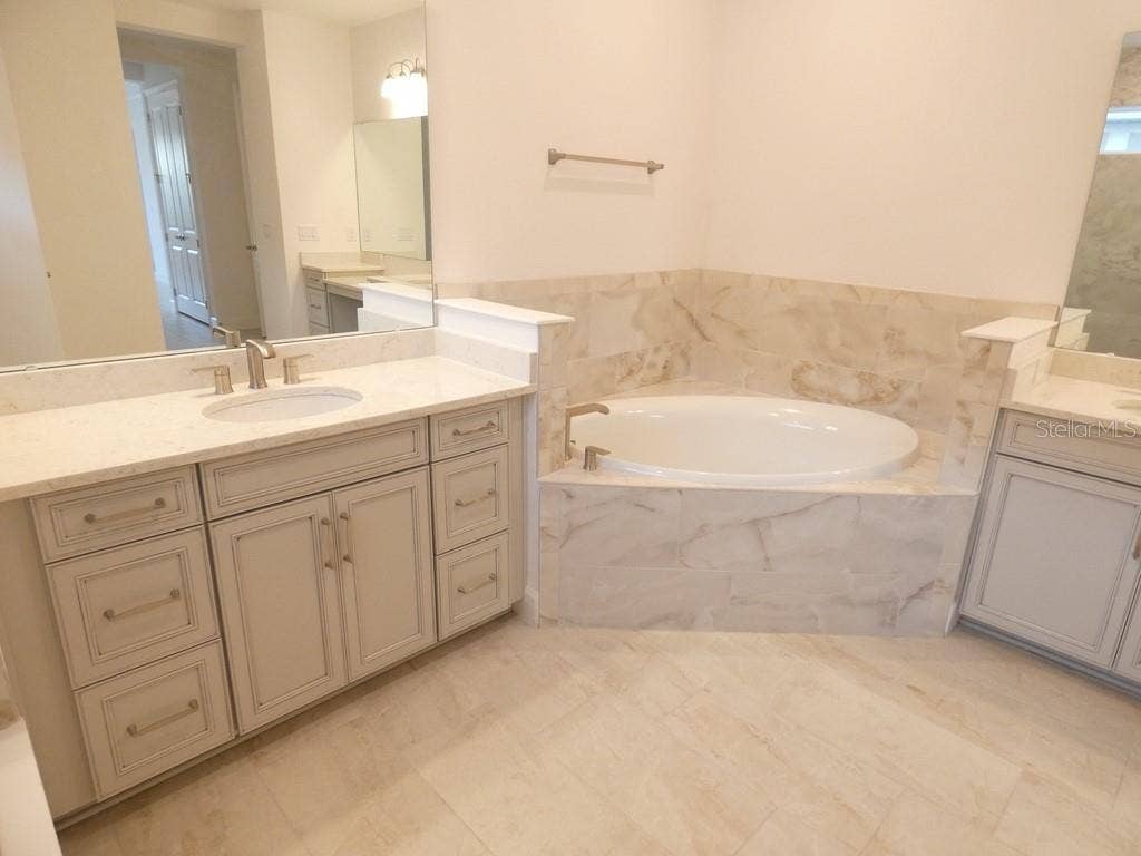 958 SIGNET DRIVE, Apollo Beach, FL 33572 958 SIGNET DRIVE, Apollo Beach, FL 33572