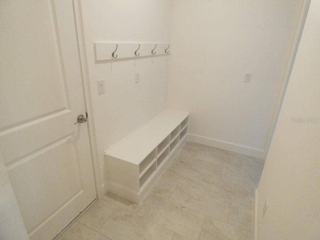 958 SIGNET DRIVE, Apollo Beach, FL 33572 958 SIGNET DRIVE, Apollo Beach, FL 33572