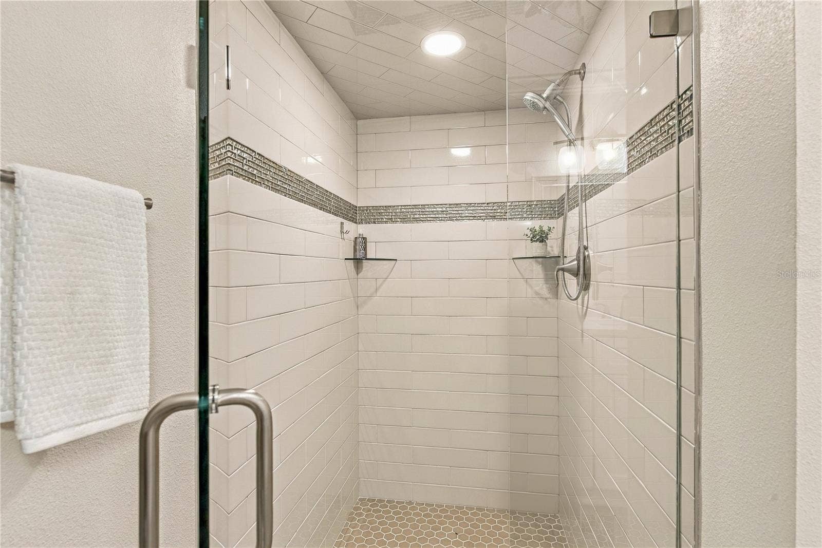 5449 BOWLINE BEND, New Port Richey, FL 34652 3rd Pool bath