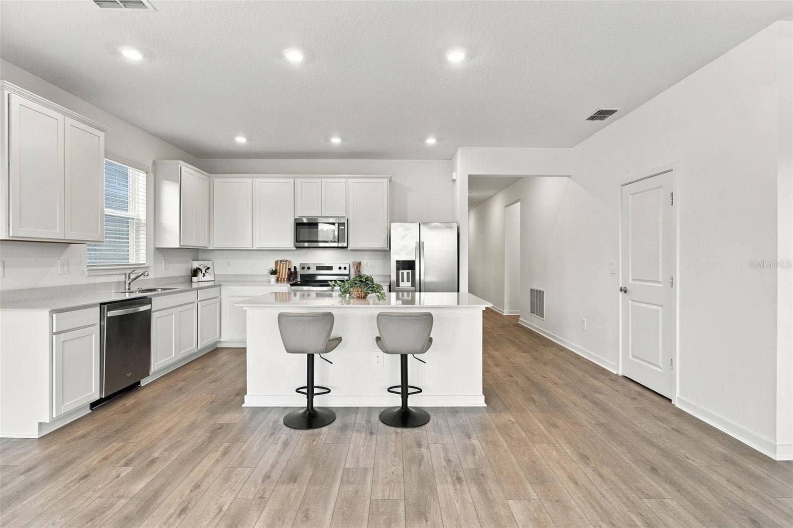 11226 SYCAMORE GLEN LOOP, Thonotosassa, FL 33592 11226 SYCAMORE GLEN LOOP, Thonotosassa, FL 33592