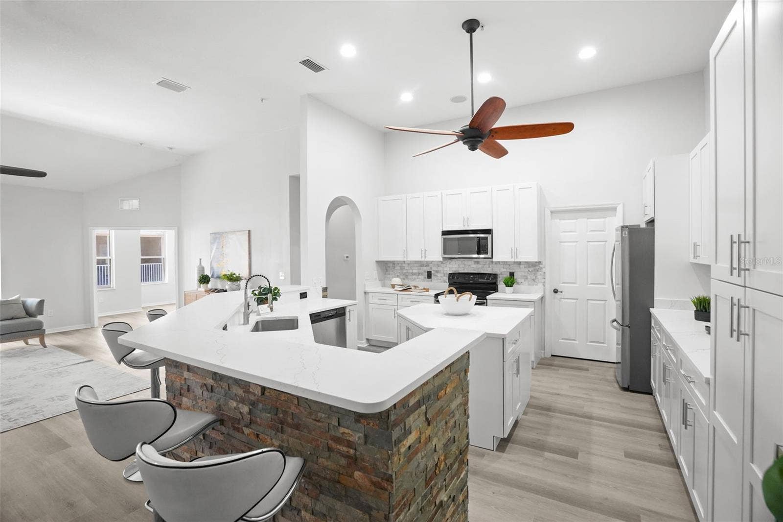21019 SUNPOINT WAY, #201, Lutz, FL 33558 21019 SUNPOINT WAY, #201, Lutz, FL 33558