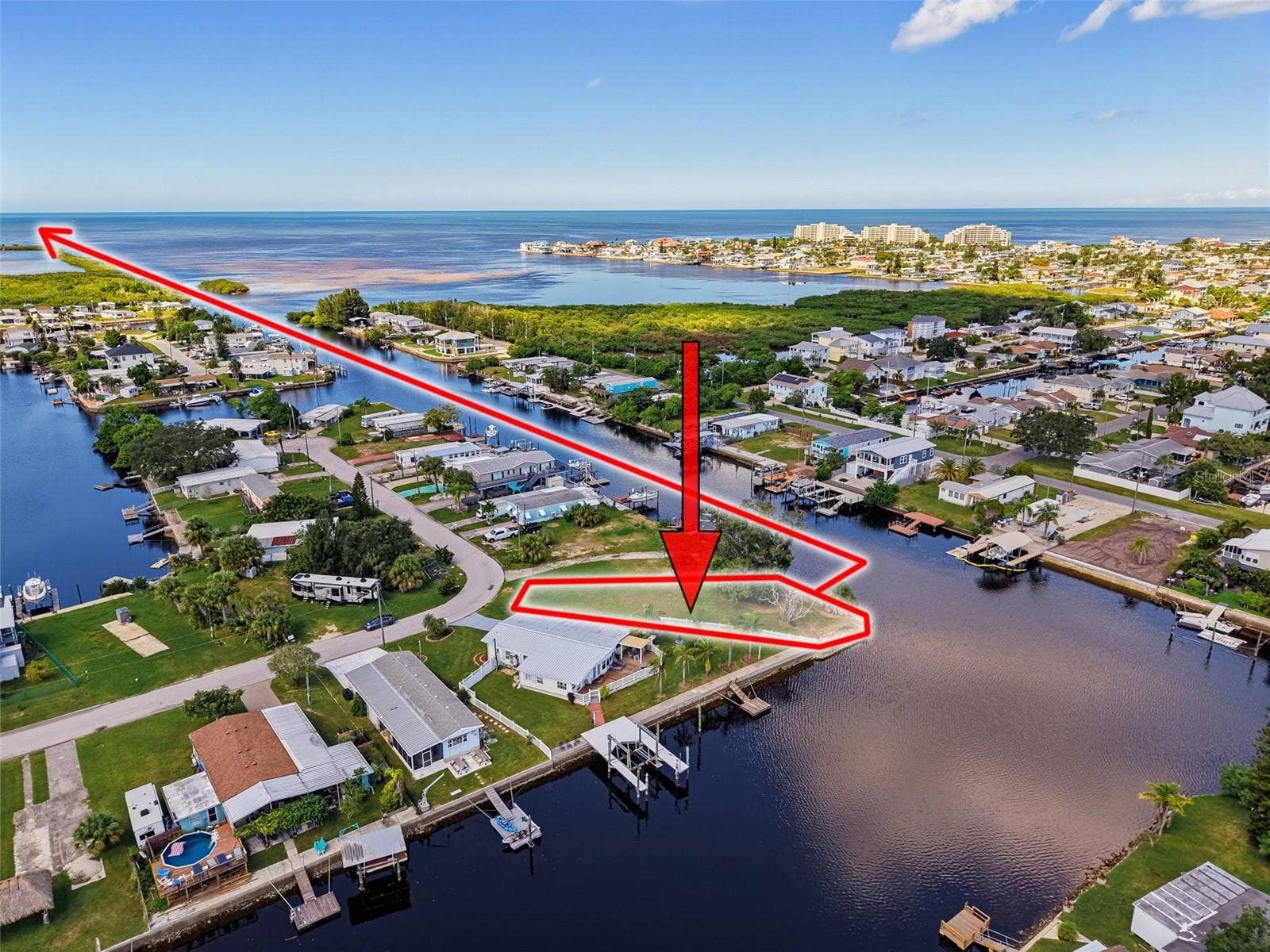 13124 CABIN COURT, Hudson, FL 34667 YOUR FRONT-ROW SEAT TO WATERFRONT LIVING!