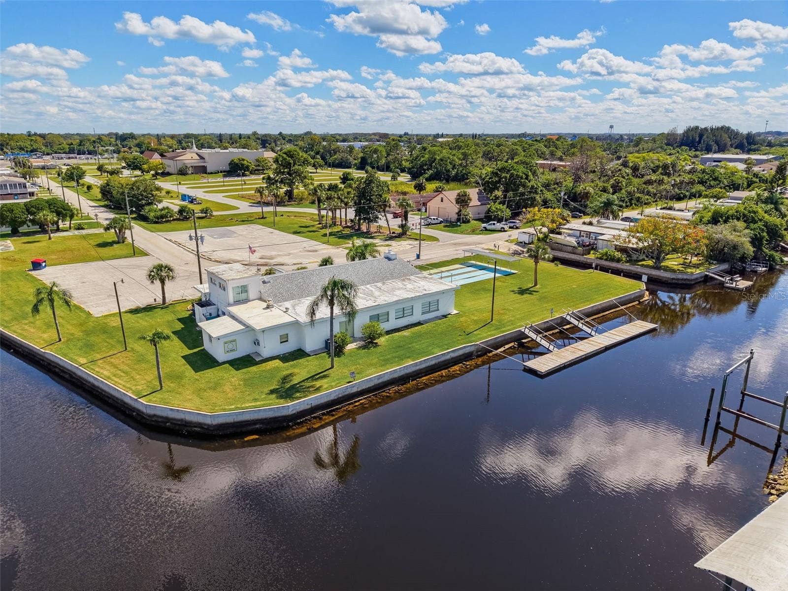 13124 CABIN COURT, Hudson, FL 34667 WATERFRONT EVENT CENTER WITH SPACIOUS FLOATING DOCK!
