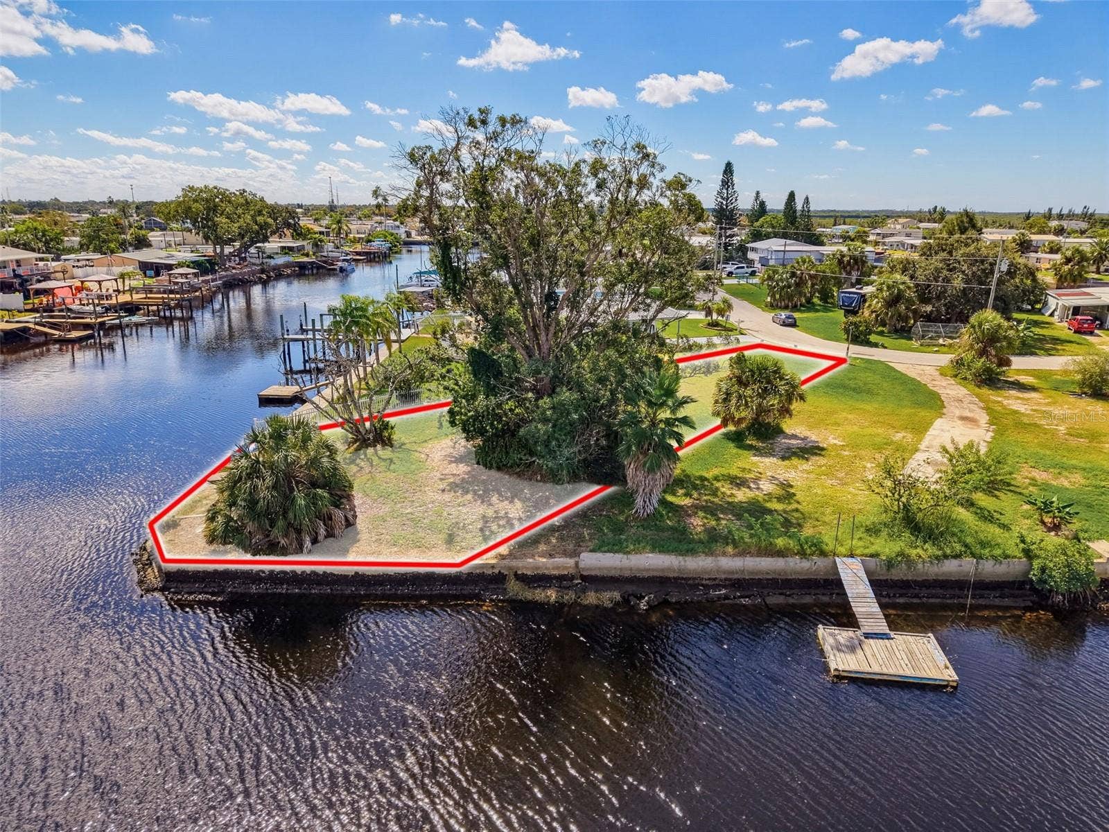 13124 CABIN COURT, Hudson, FL 34667 APPROXIMATELY 78 FEET OF SEAWALL!