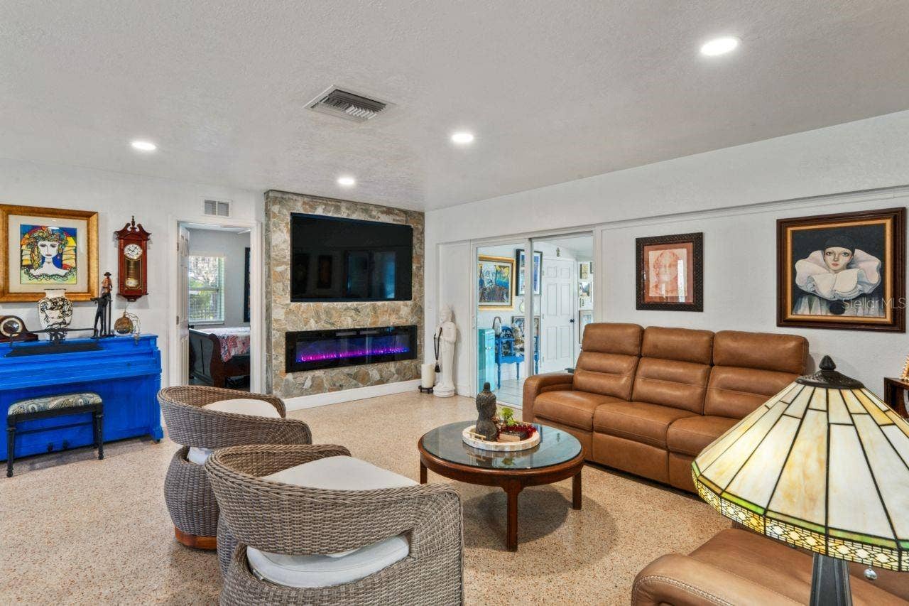 1044 SAVOY COURT, Spring Hill, FL 34606