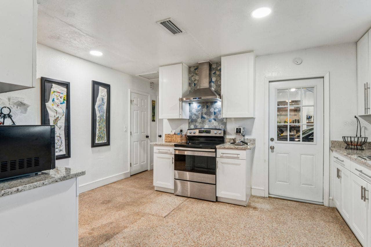 1044 SAVOY COURT, Spring Hill, FL 34606