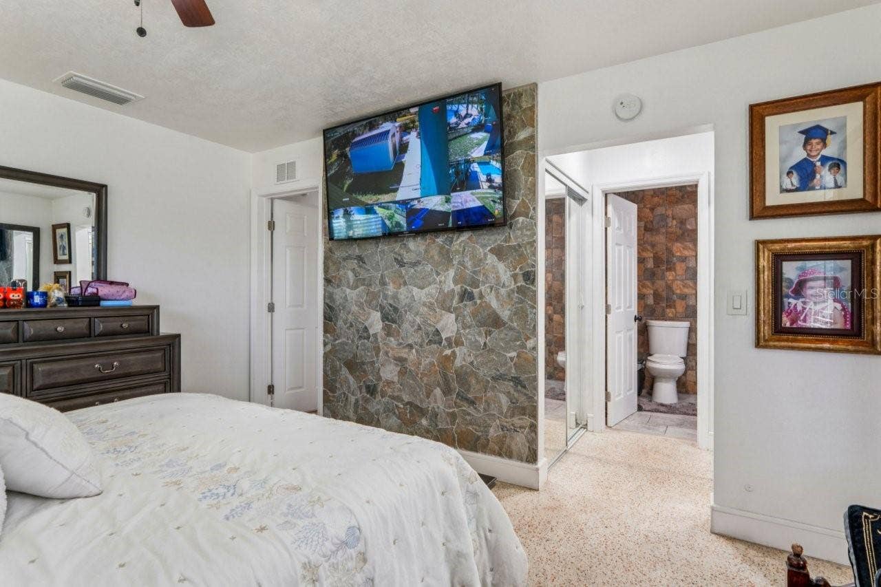 1044 SAVOY COURT, Spring Hill, FL 34606