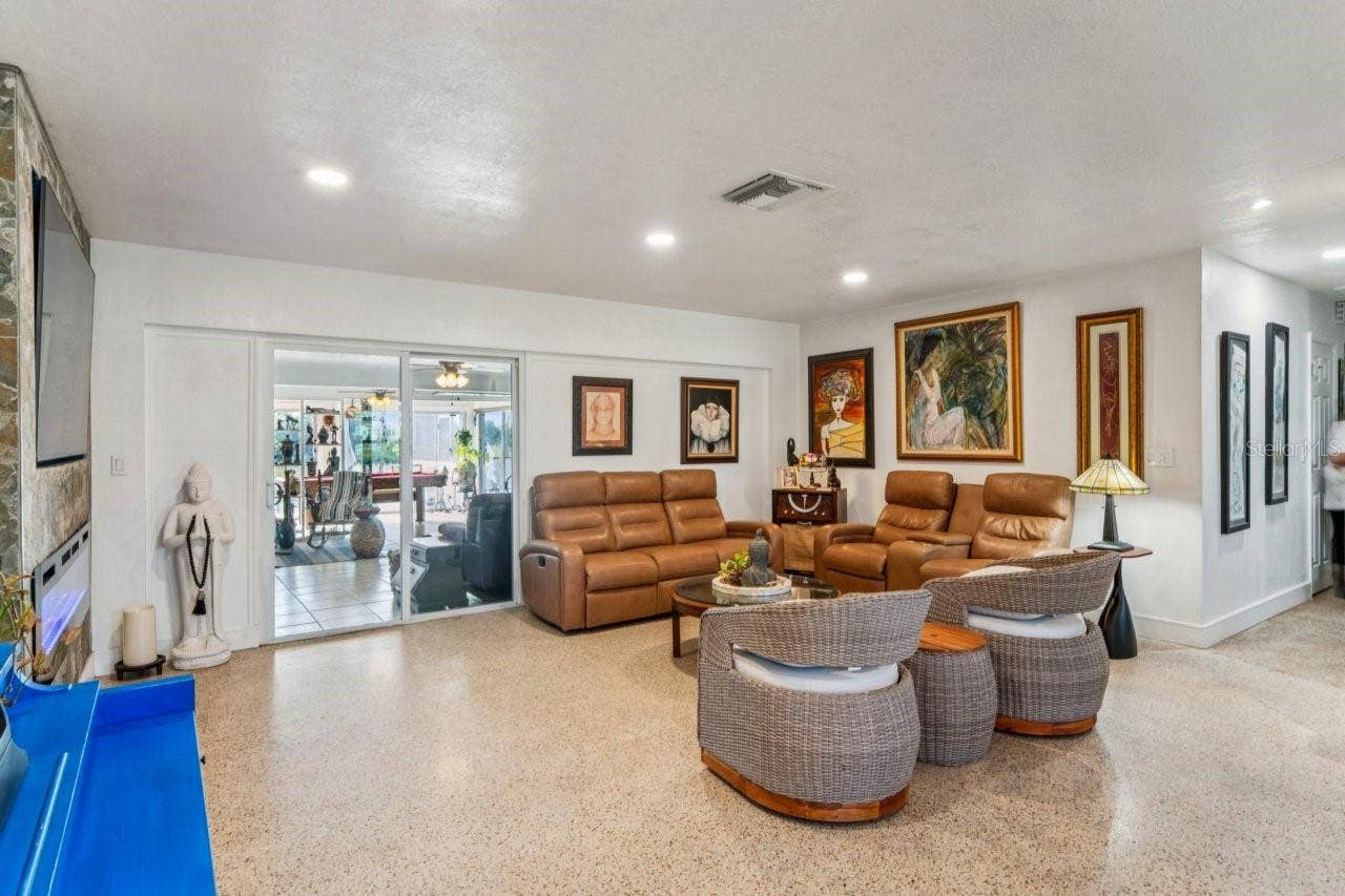 1044 SAVOY COURT, Spring Hill, FL 34606