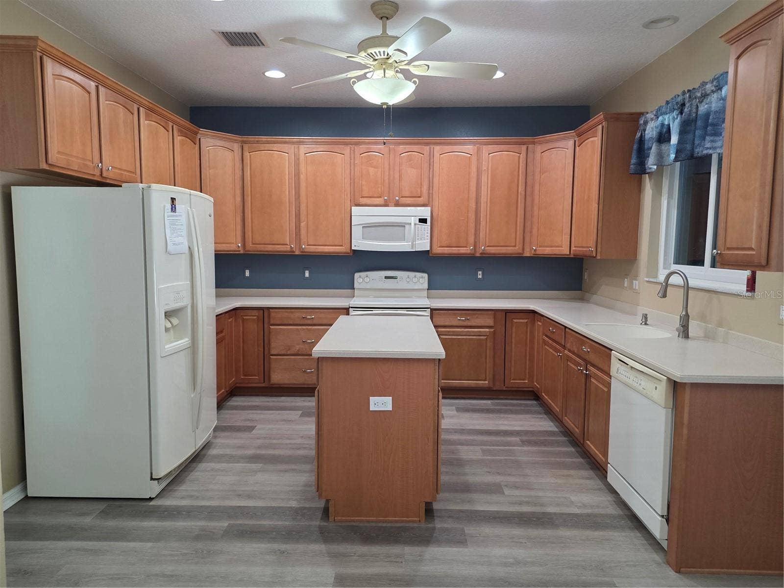 7711 ARELLI DRIVE, New Port Richey, FL 34655 7711 ARELLI DRIVE, New Port Richey, FL 34655
