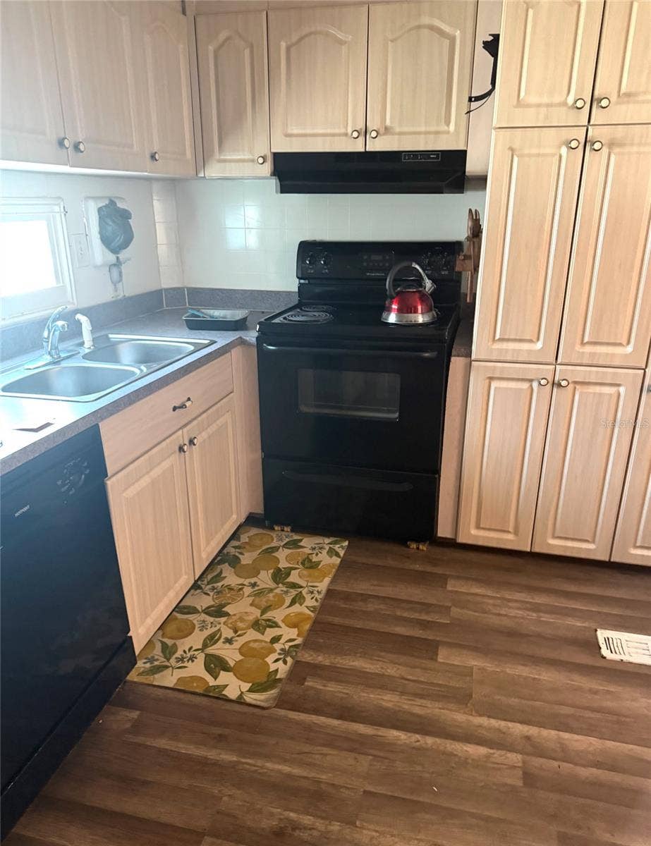 12106 CARTWRIGHT DRIVE, Hudson, FL 34667 12106 CARTWRIGHT DRIVE, Hudson, FL 34667